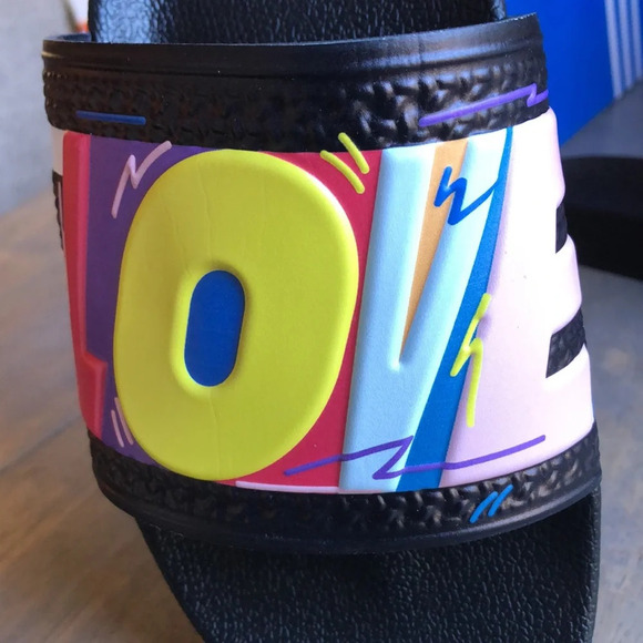 Adidas Adilette Pride “LOVE UNITES” black rainbow colors slides sandals mens 13 - Picture 3 of 9